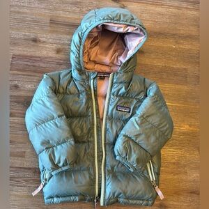 Patagonia Puffy - 2T (Baby Hi-Loft Down Sweater Hoody)
